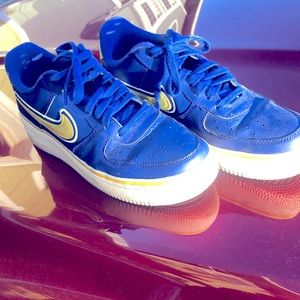Warriors-colored Air Force 1 Low size 10.5 good condition